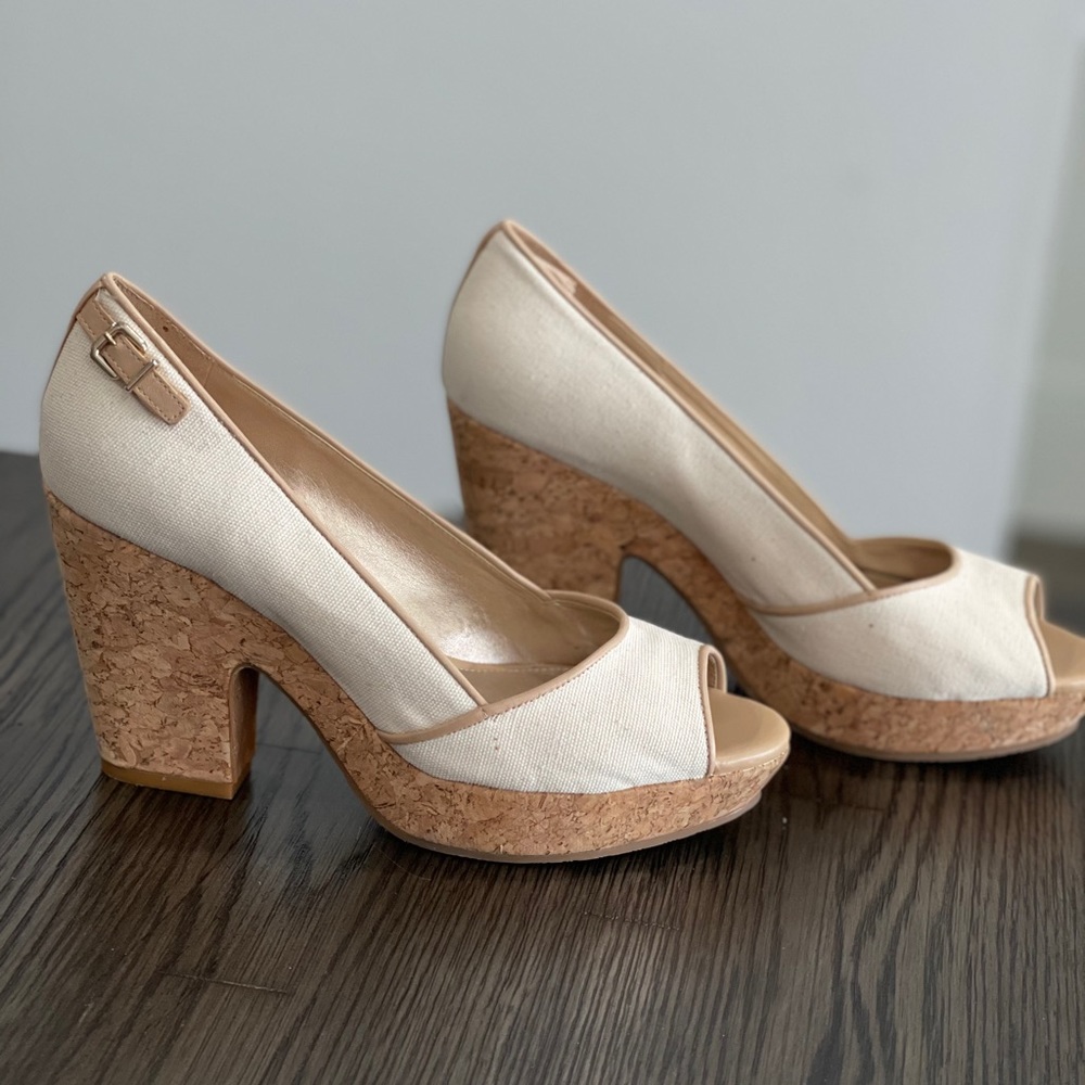 Size 9 Antonio Melani Open Toe Wedge - Picture 2 of 6